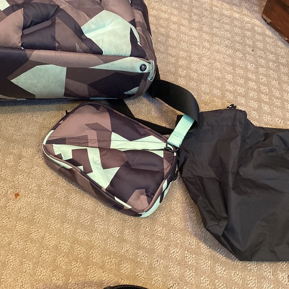 Go dash dot Maya backpack! Camo! Used - Picture 8 of 9